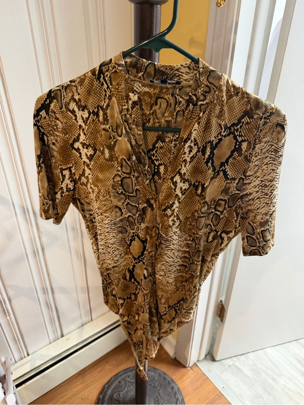 Fashion Nova Snakeskin Zip-Front Bodysuit in Brown and Black